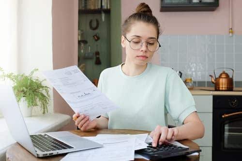 Les étudiants en contrat de professionnalisation et les apprentis ne sont pas concernés par la réforme des APL pour le moment.